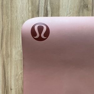 Lululemon yoga mat